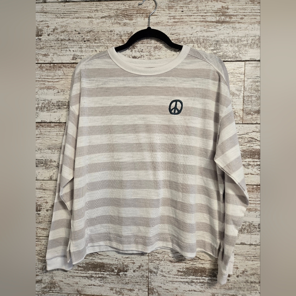 Old Navy Gray and White Striped Long Sleeve Shirt